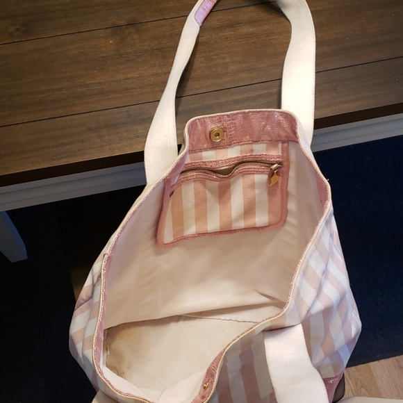 Pink overnight bag - Picture 3 of 3